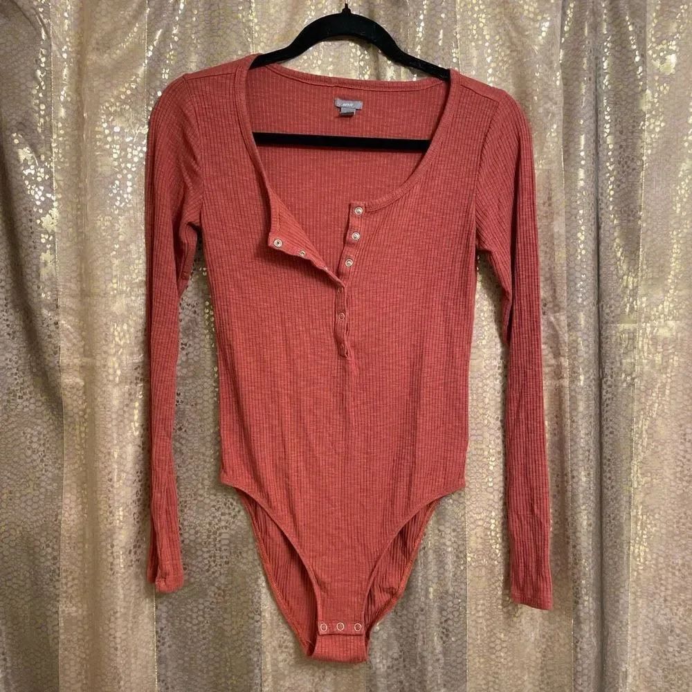 Aerie Women’s Medium Long Sleeve‎ Button Down Burnt Orange Red Bodysuit Stretch